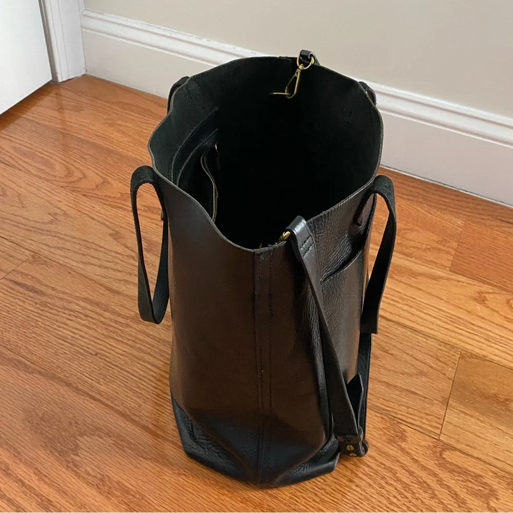 Madewell Medium Transport Tote Crossbody in Black - Picture 9 of 9